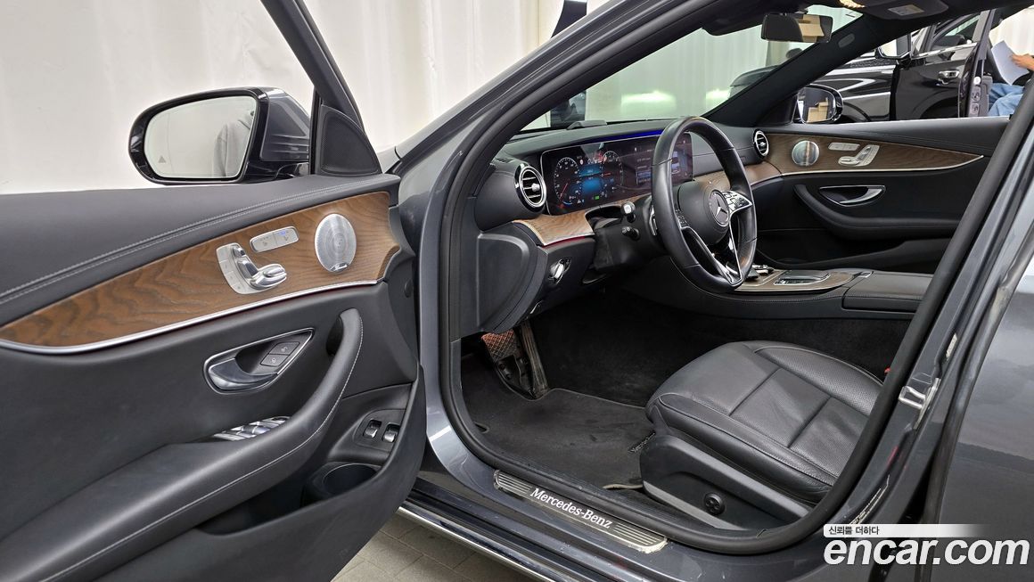 Mercedes-Benz E-Class 2021