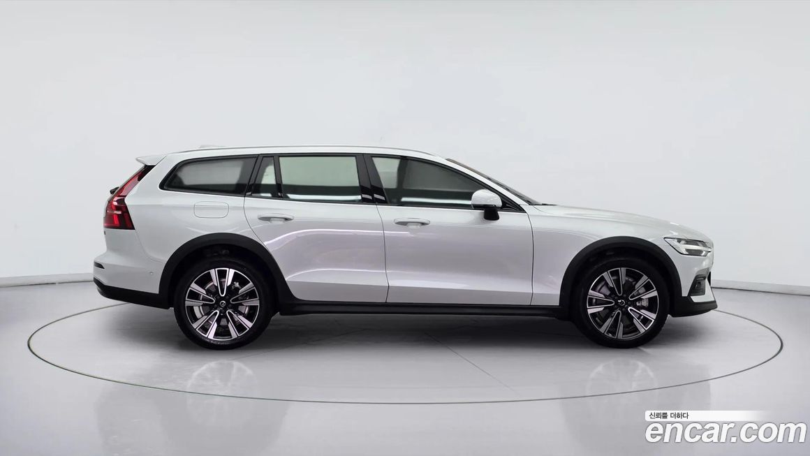 Volvo V60 2023