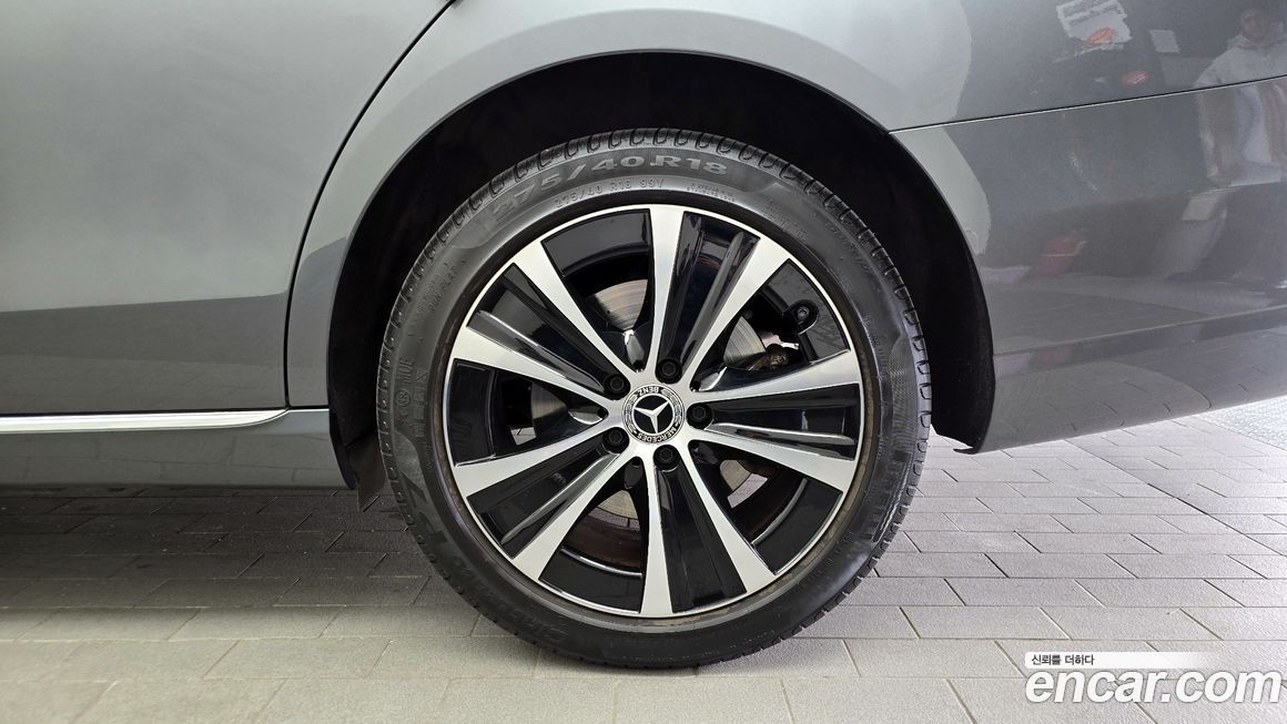 Mercedes-Benz E-Class 2021