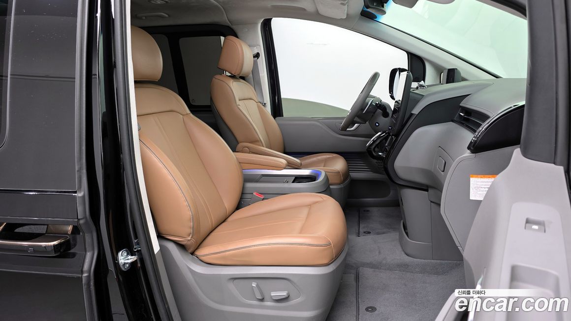 Hyundai Staria 2025