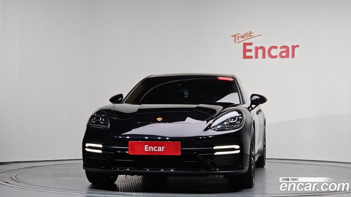 Porsche Panamera 2023