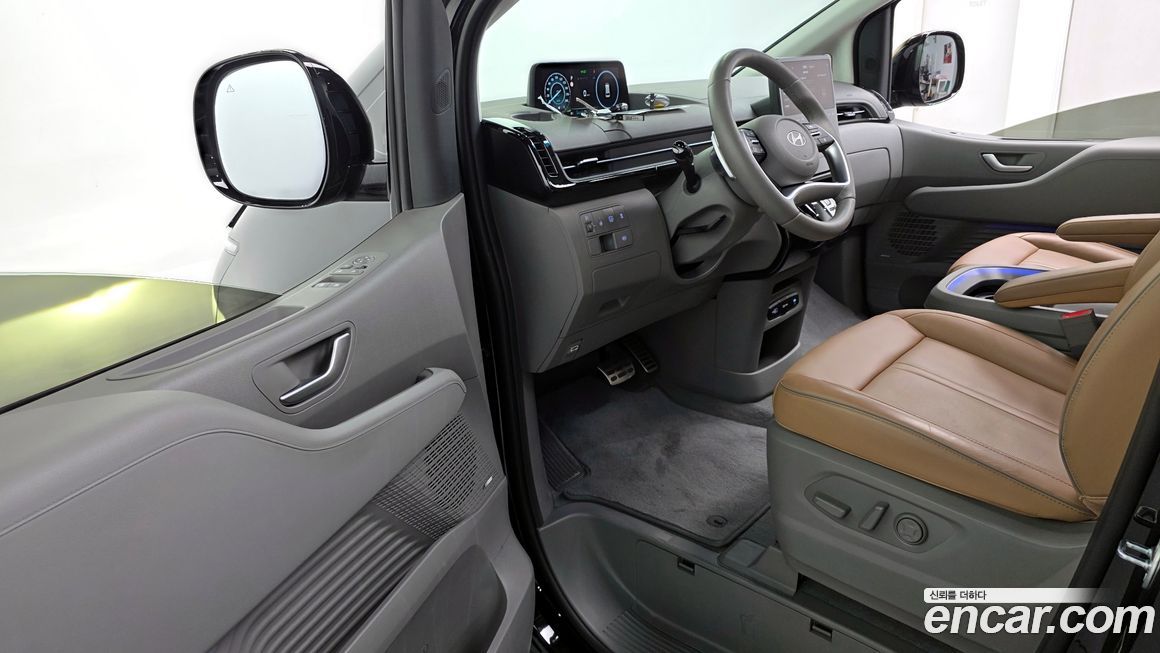 Hyundai Staria 2025