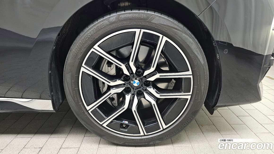 BMW 7-Series 2024