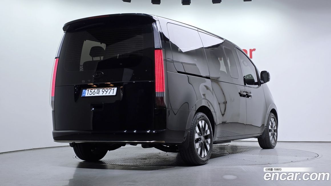Hyundai Staria 2025