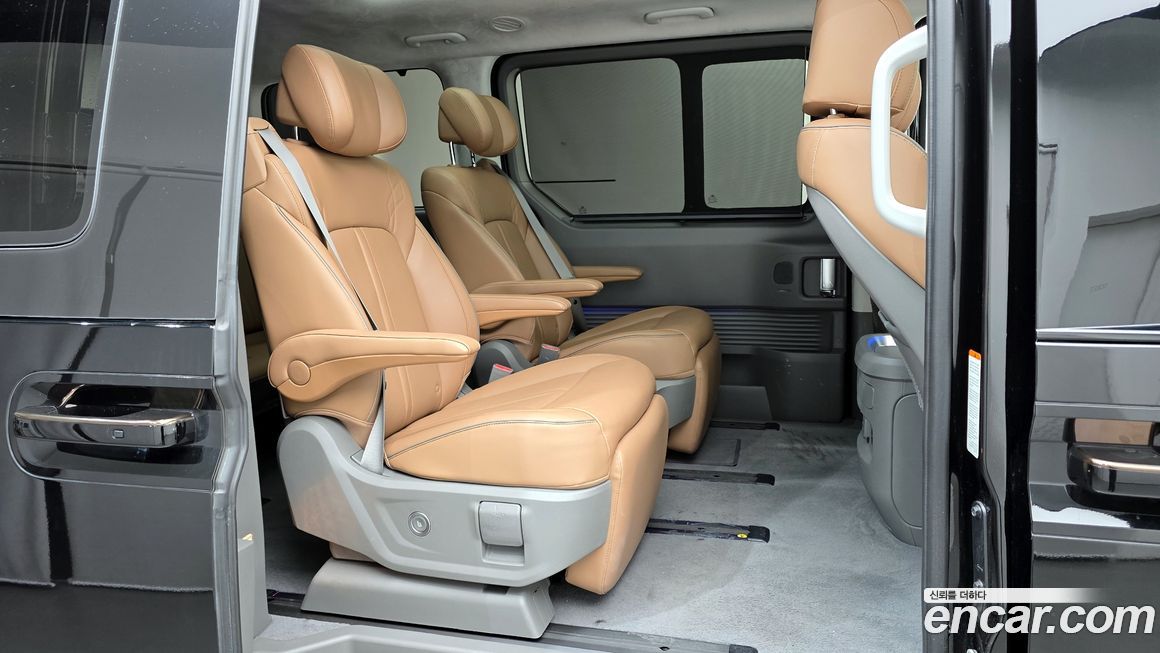 Hyundai Staria 2025