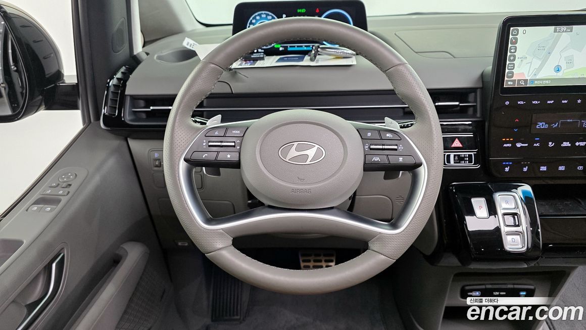 Hyundai Staria 2025