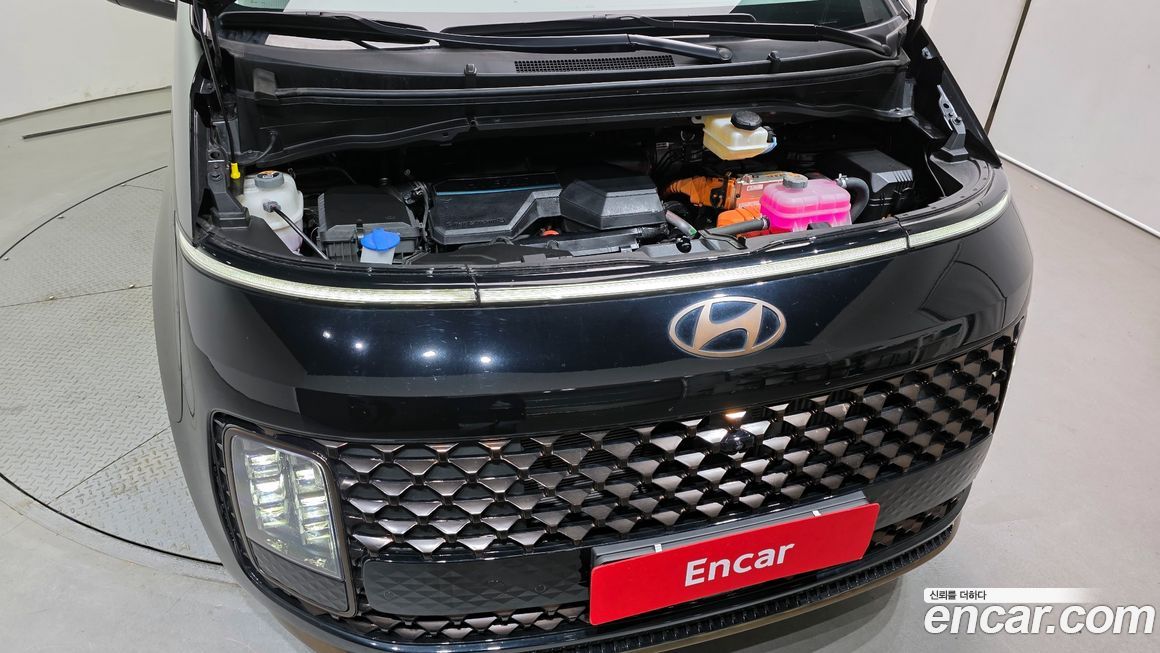 Hyundai Staria 2025