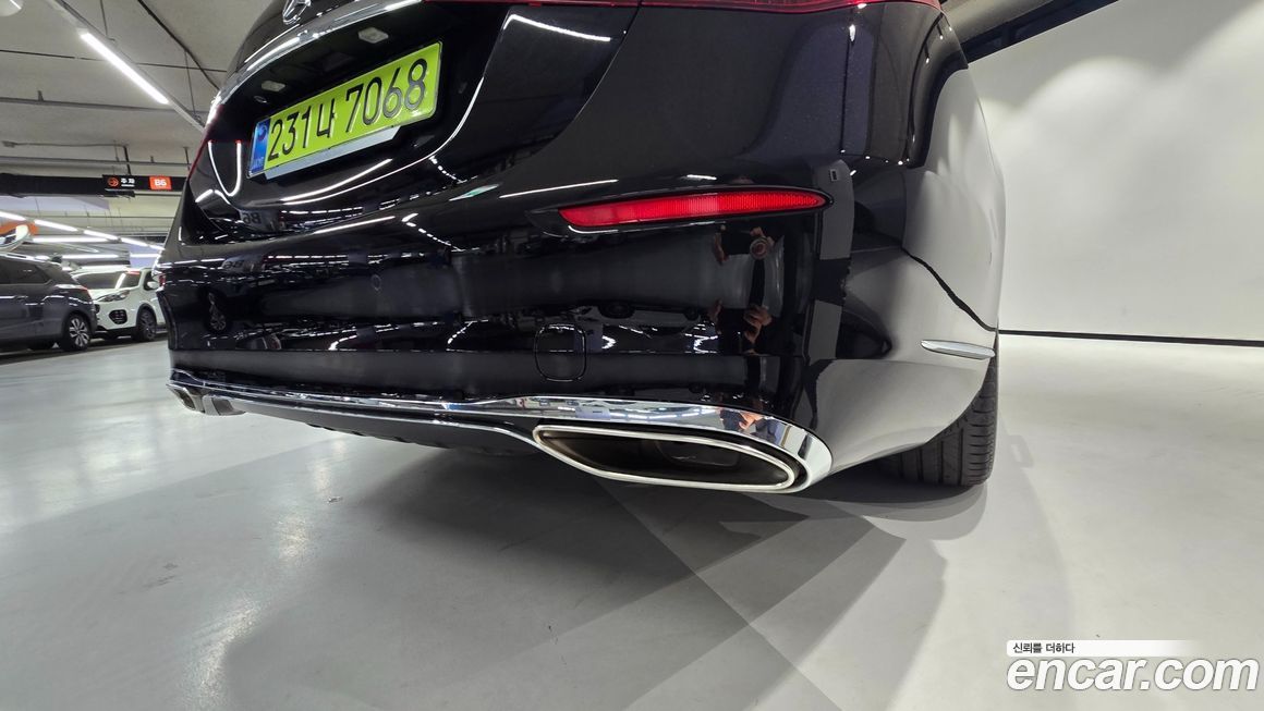 Mercedes-Benz S-Class 2025