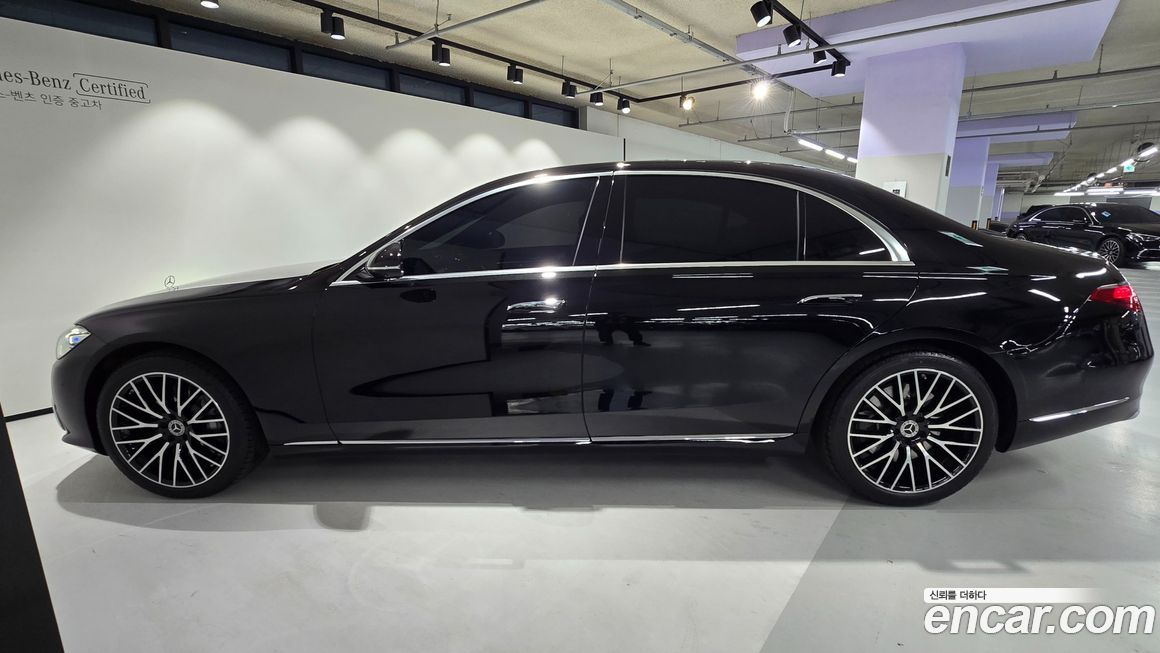 Mercedes-Benz S-Class 2025