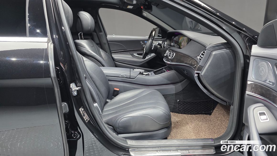 Mercedes-Benz S-Class 2020