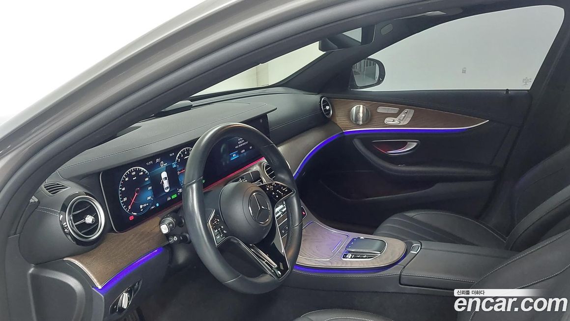 Mercedes-Benz E-Class 2023