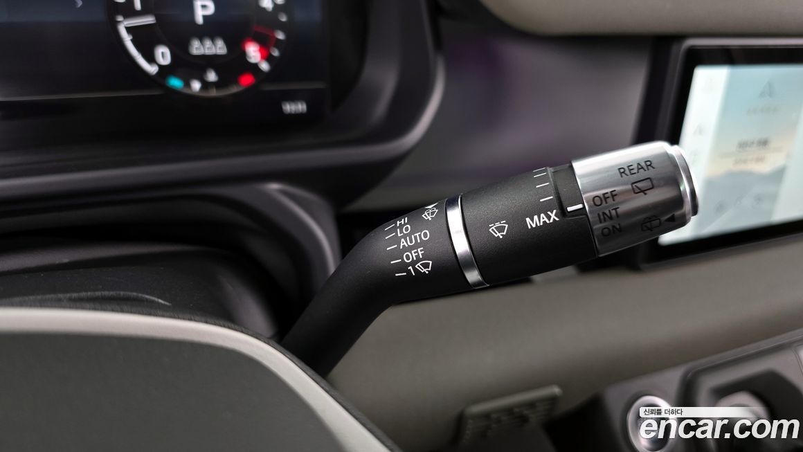 Land Rover Defender 2022