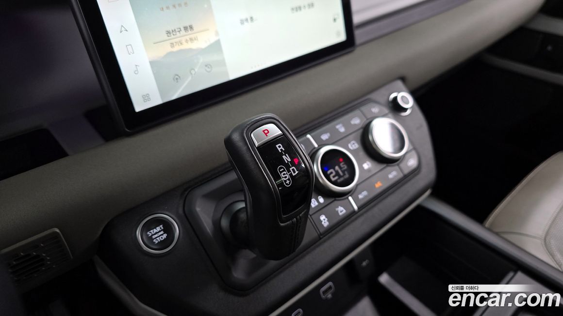 Land Rover Defender 2022