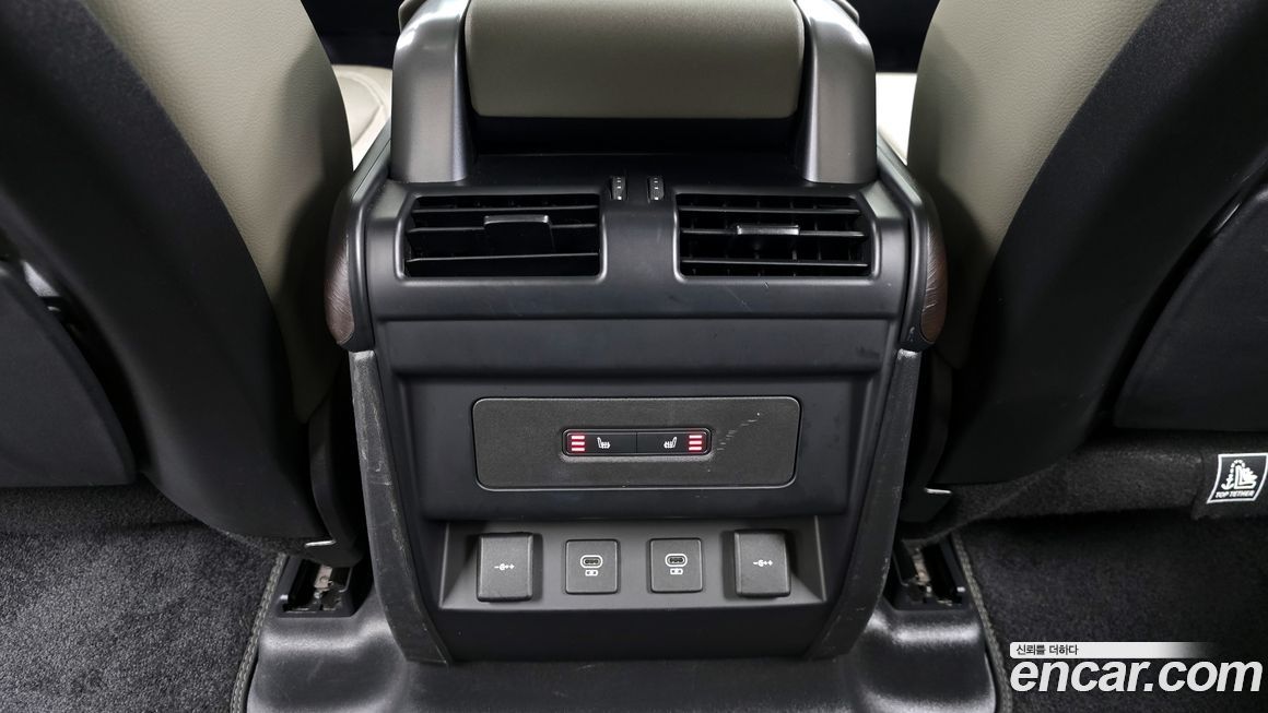 Land Rover Defender 2022