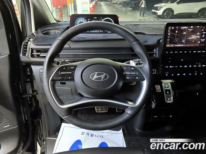 Hyundai Staria 2025