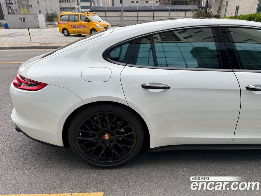 Porsche Panamera 2020