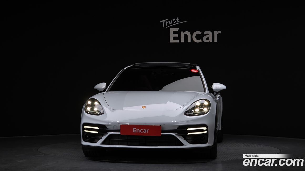 Porsche Panamera 2023