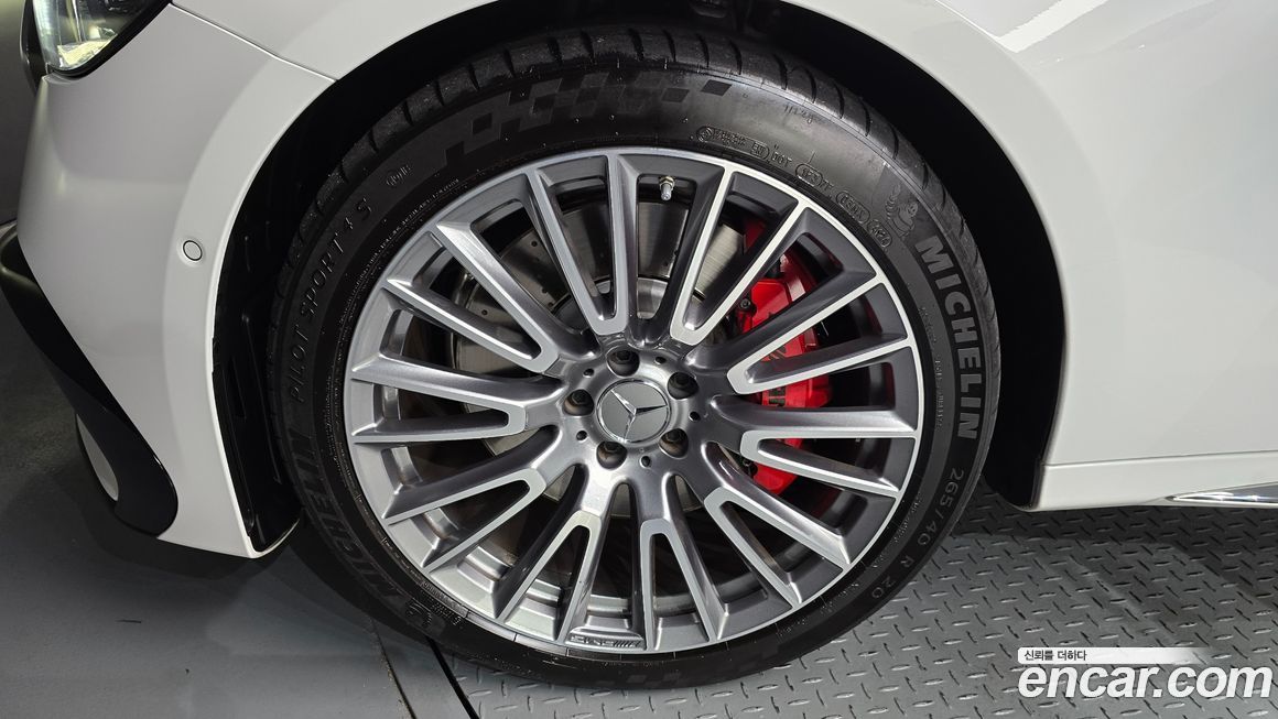 Mercedes-Benz E-Class 2025