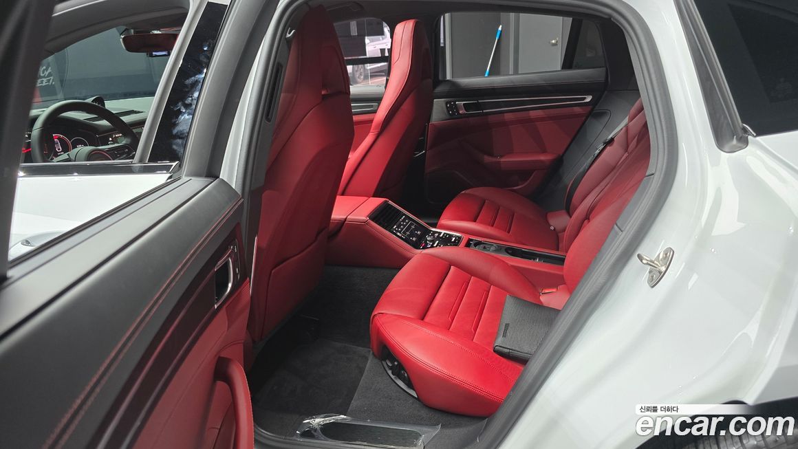 Porsche Panamera 2023