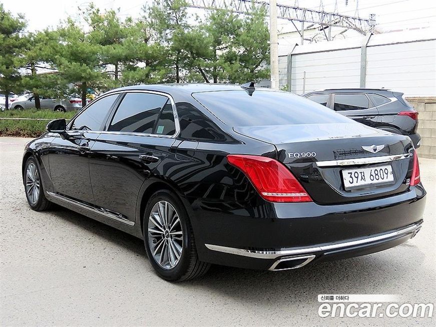 Genesis EQ900 2018