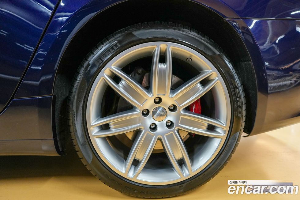 Maserati Quattroporte 2020