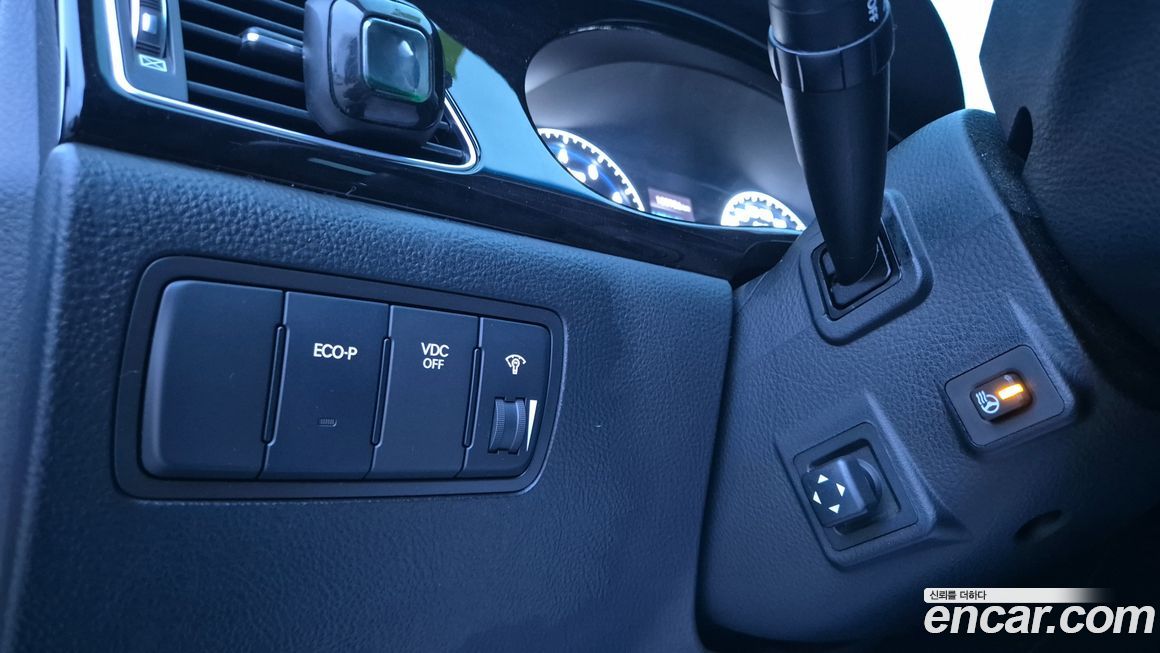 Hyundai Genesis 2012