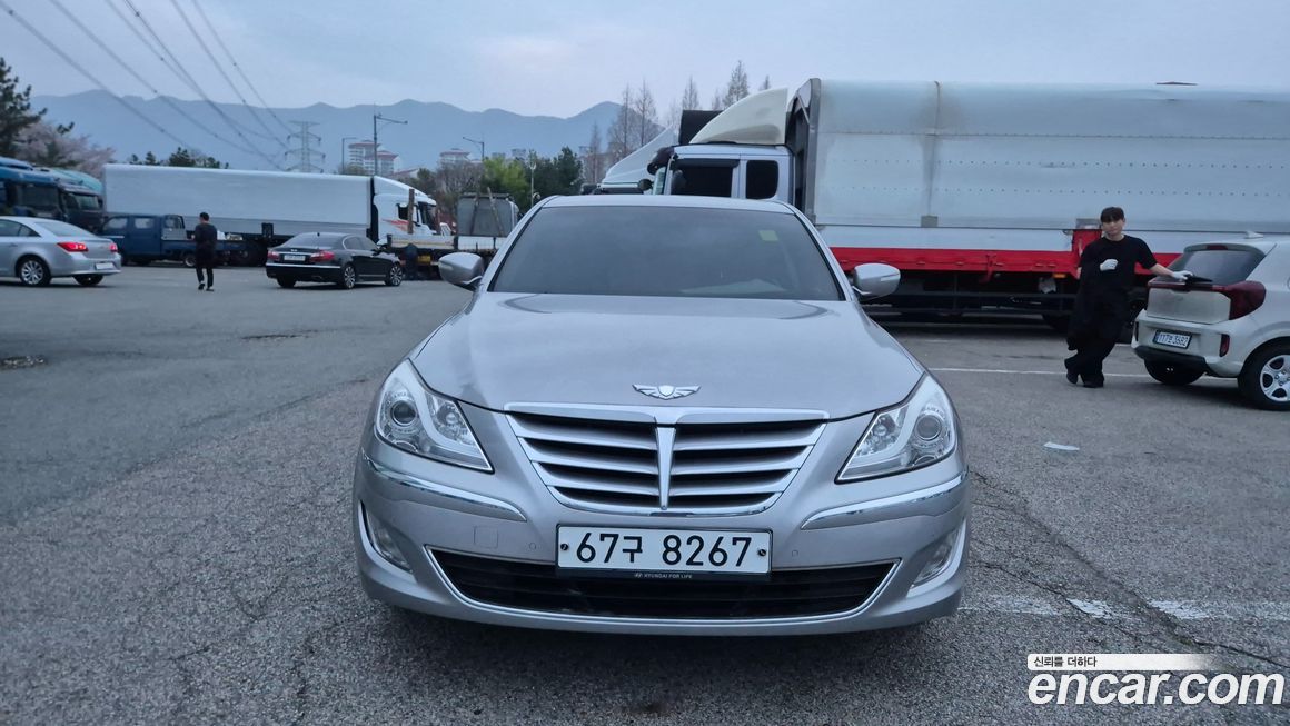 Hyundai Genesis 2012