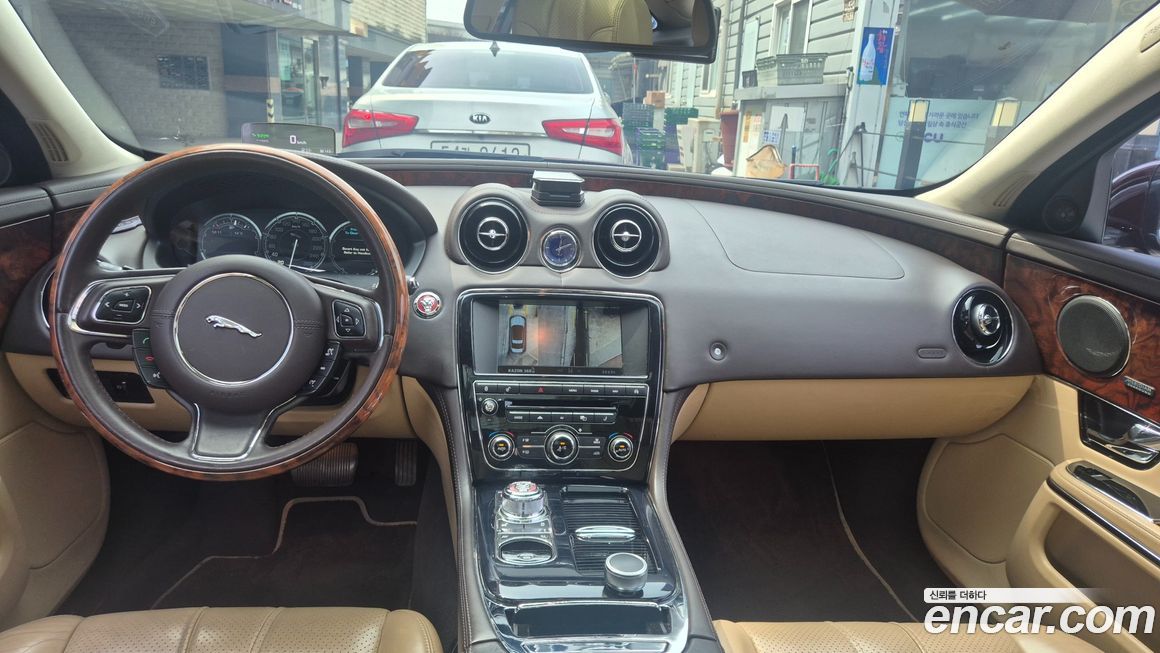 Jaguar XJ 2013