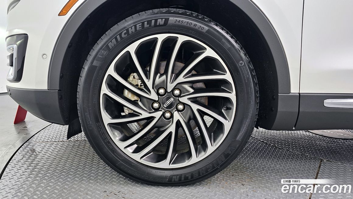 Lincoln Nautilus 2019