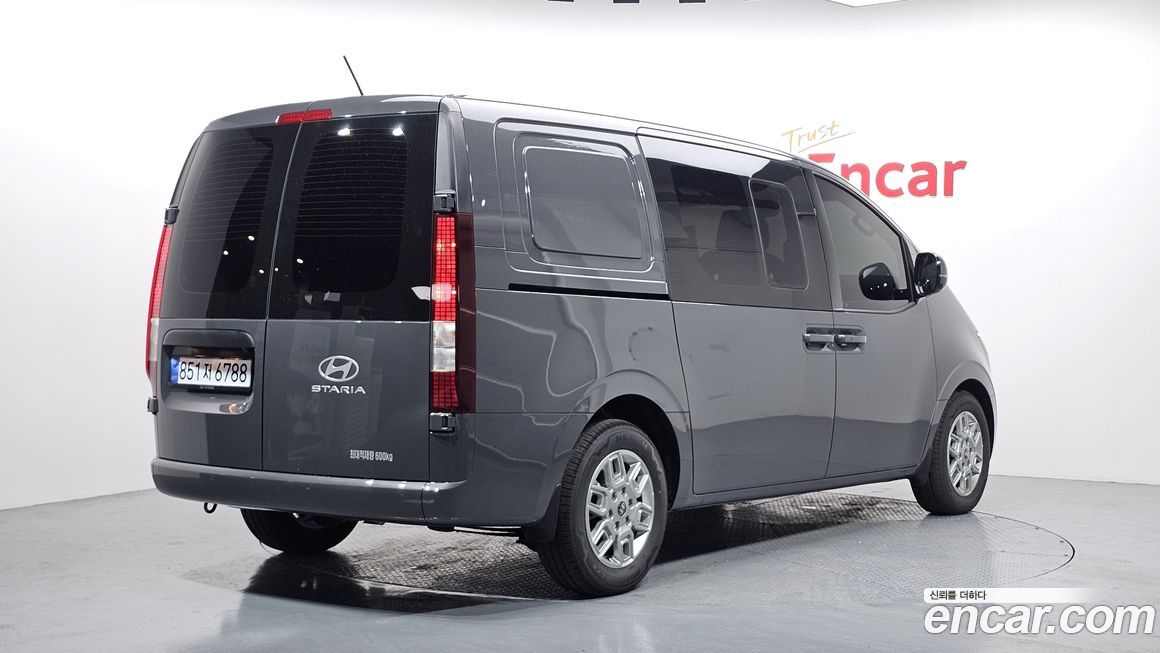 Hyundai Staria 2025
