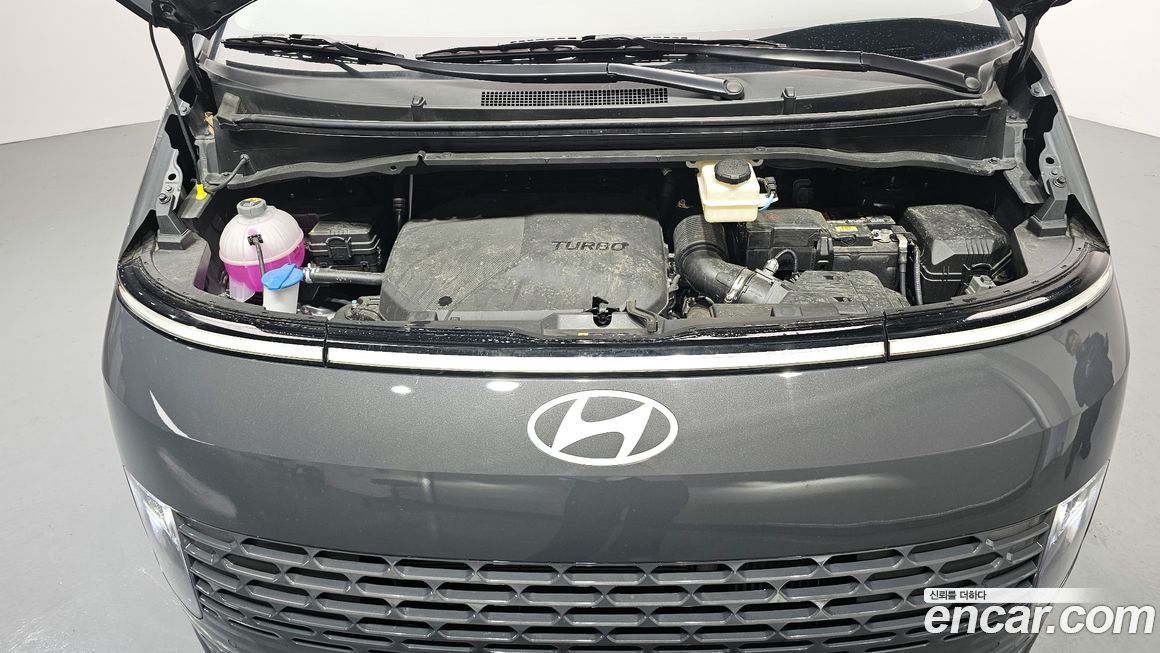 Hyundai Staria 2025