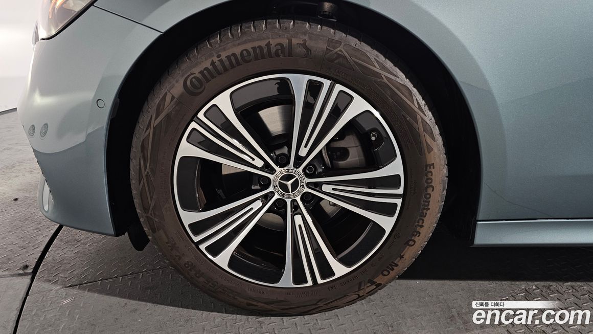 Mercedes-Benz E-Class 2025