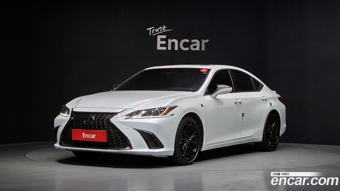 Lexus ES 2024