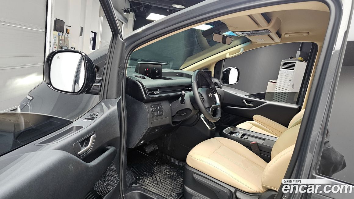 Hyundai Staria 2025