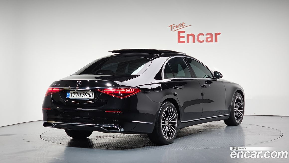 Mercedes-Benz S-Class 2021