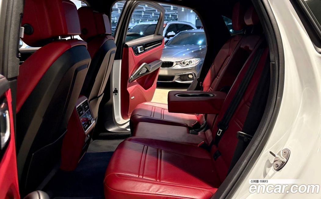 Porsche Cayenne 2021