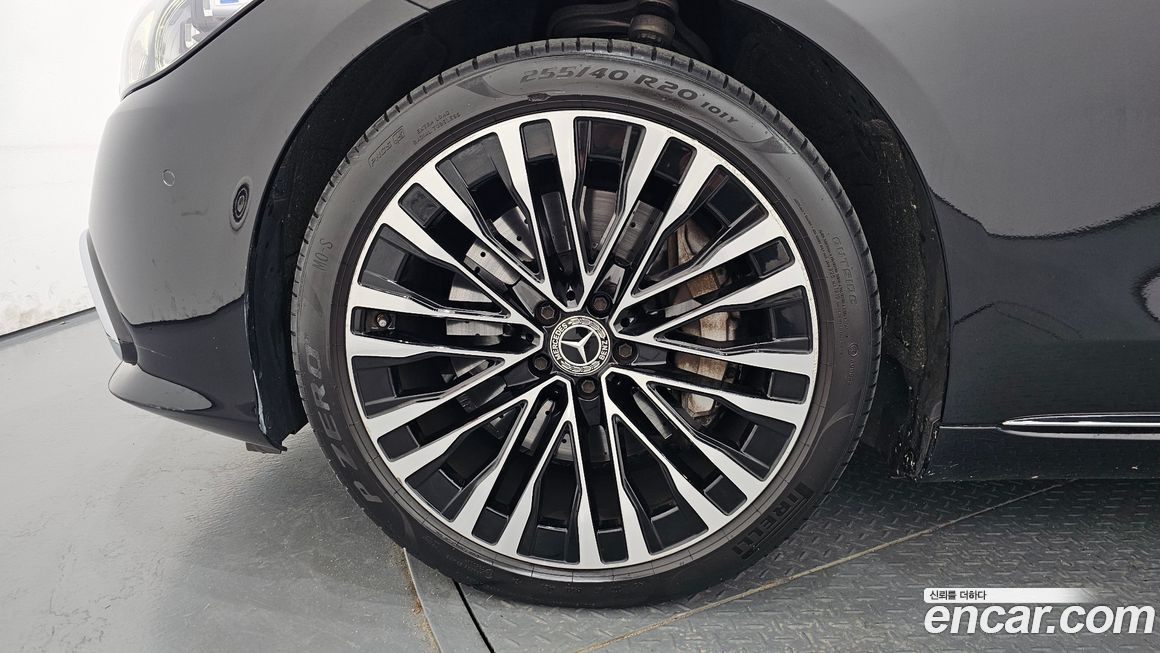 Mercedes-Benz S-Class 2023