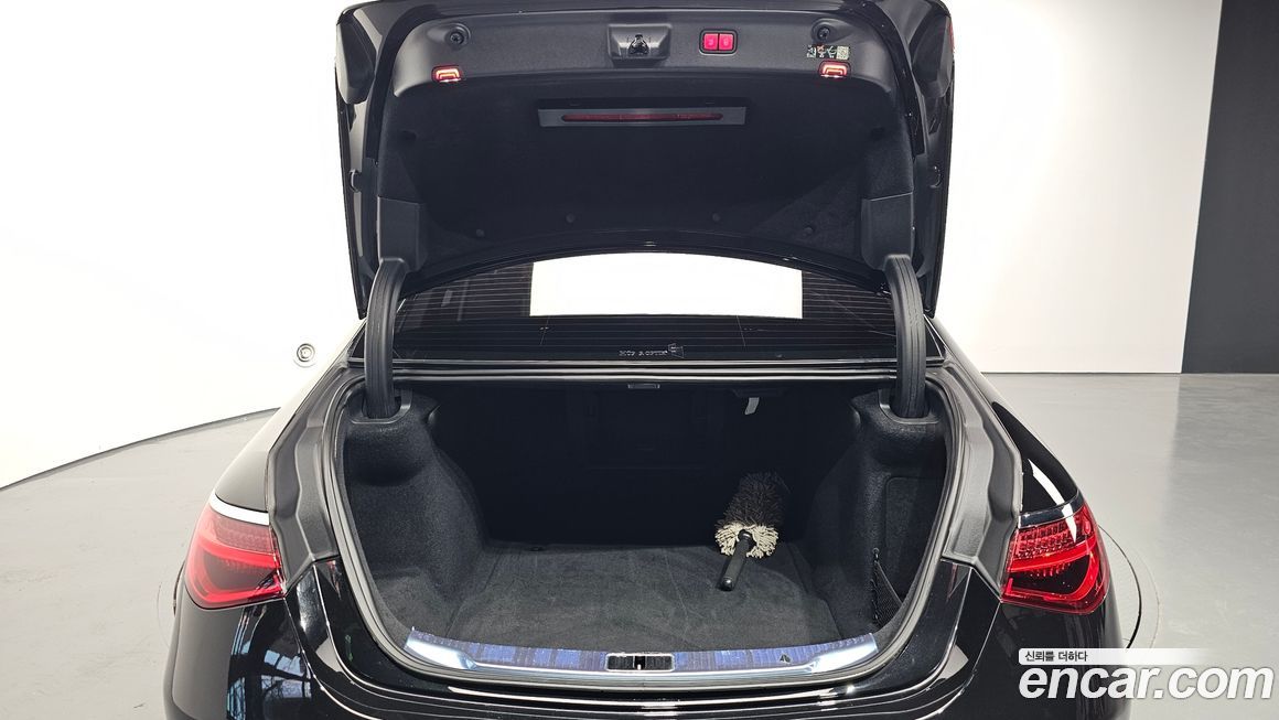 Mercedes-Benz S-Class 2023