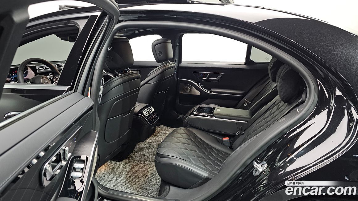 Mercedes-Benz S-Class 2023