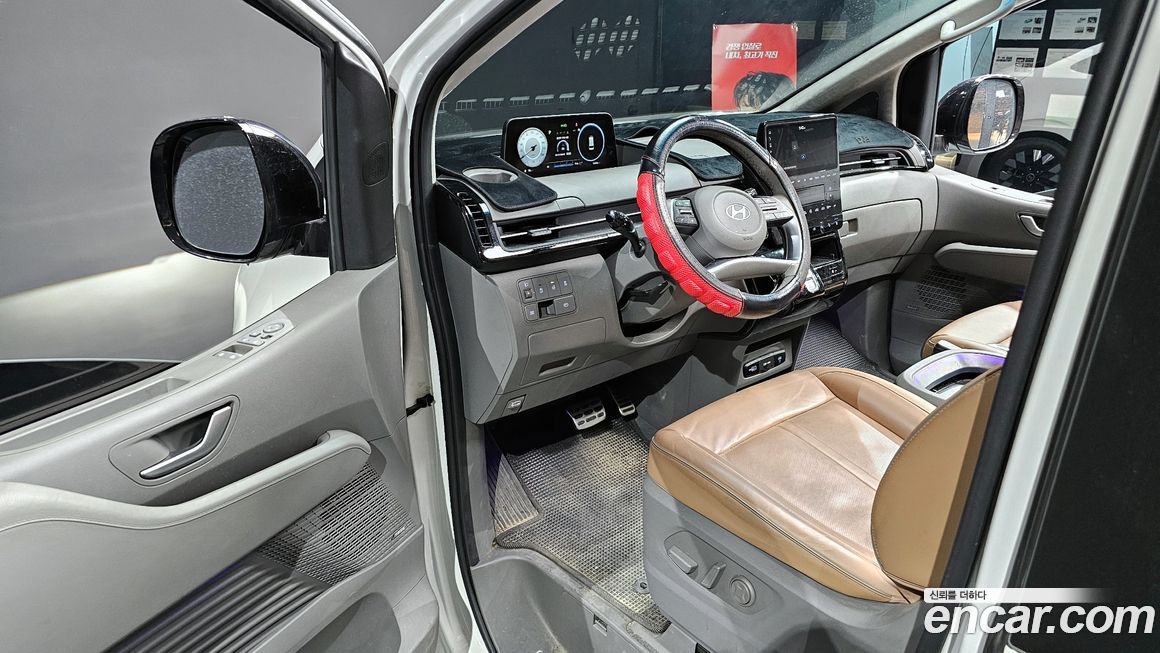 Hyundai Staria 2025