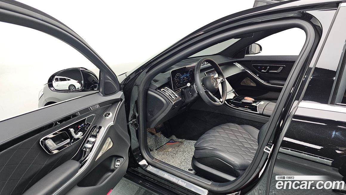 Mercedes-Benz S-Class 2023
