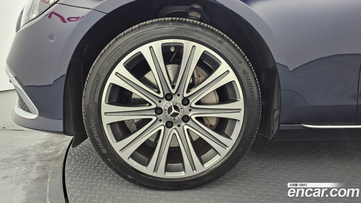 Mercedes-Benz E-Class 2023