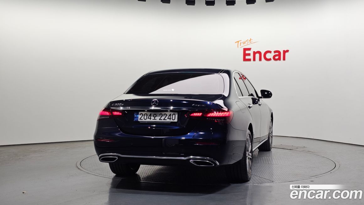 Mercedes-Benz E-Class 2023