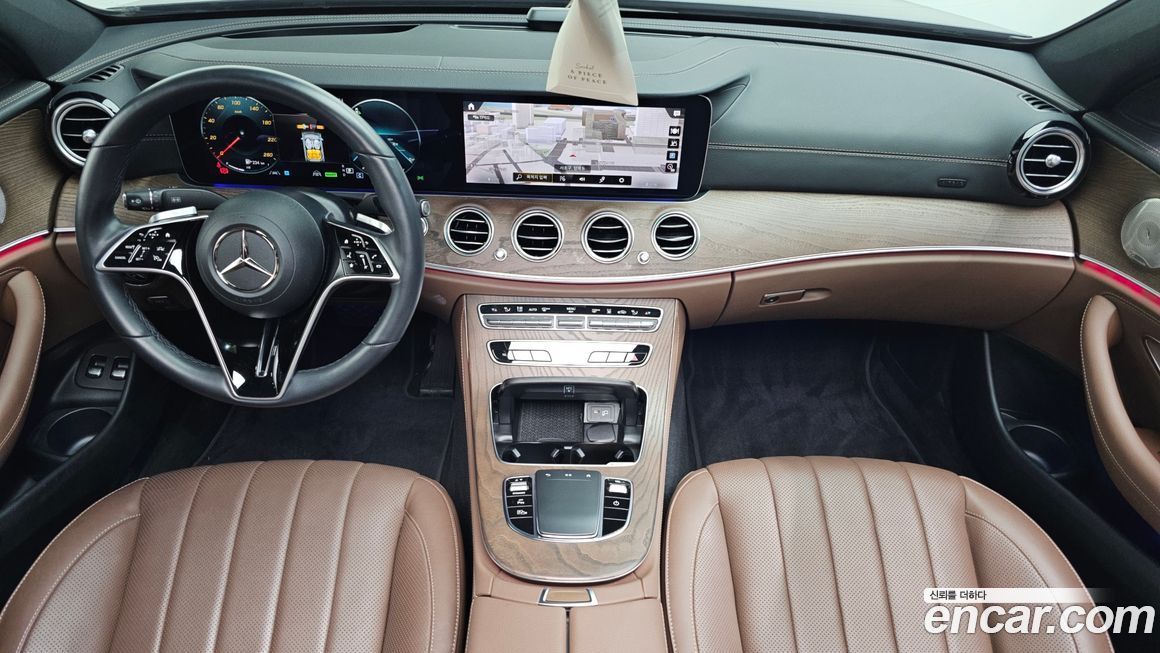 Mercedes-Benz E-Class 2023