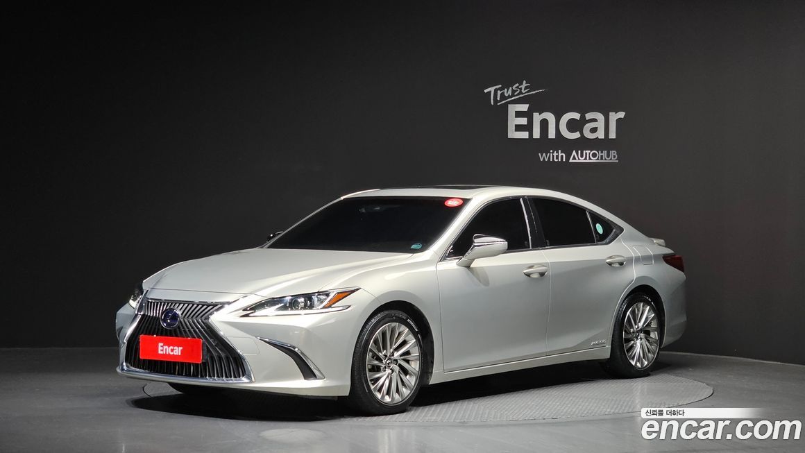 Lexus ES 2020