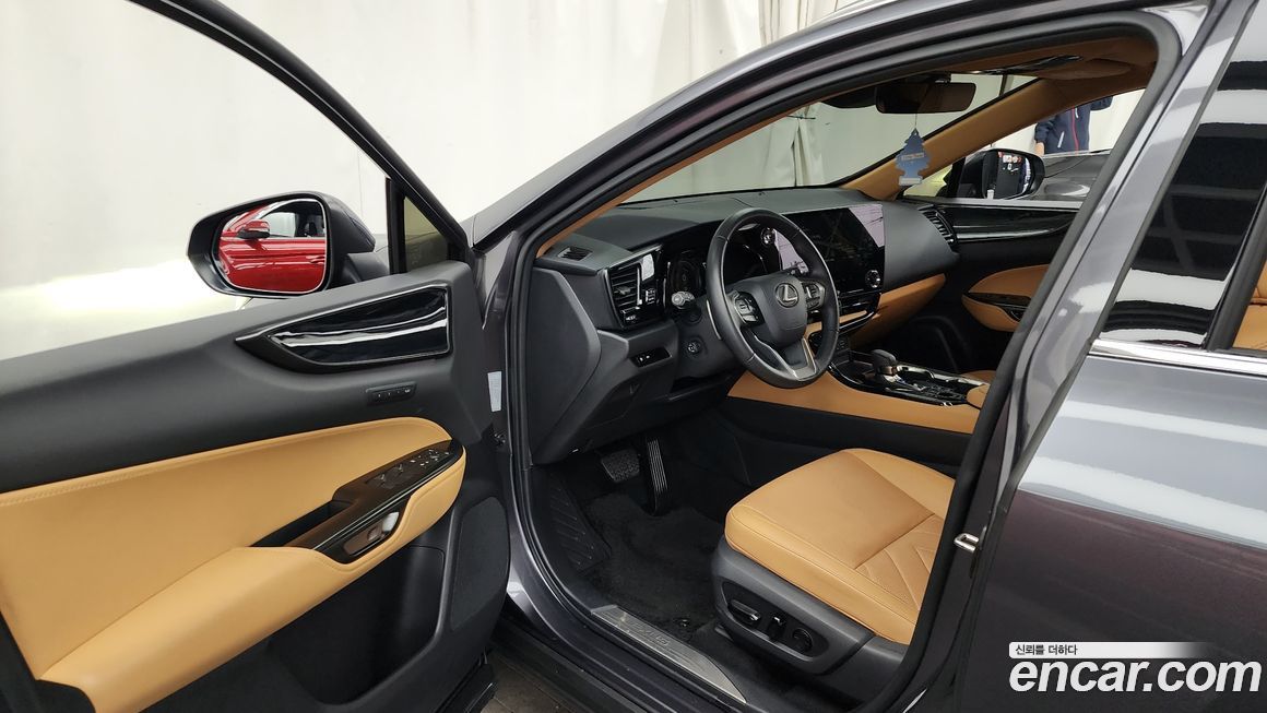 Lexus NX 2025