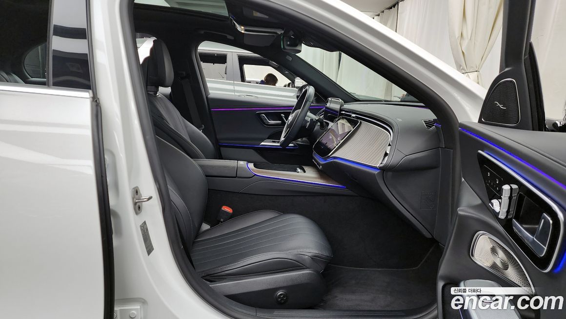 Mercedes-Benz E-Class 2025