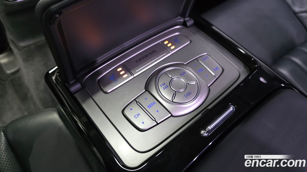 Hyundai Genesis 2012