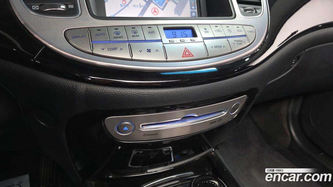 Hyundai Genesis 2012