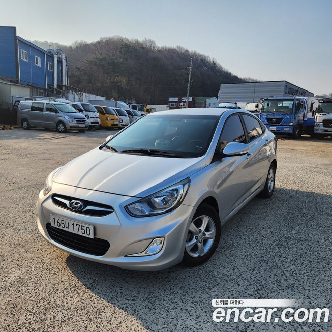 Hyundai Accent 2012